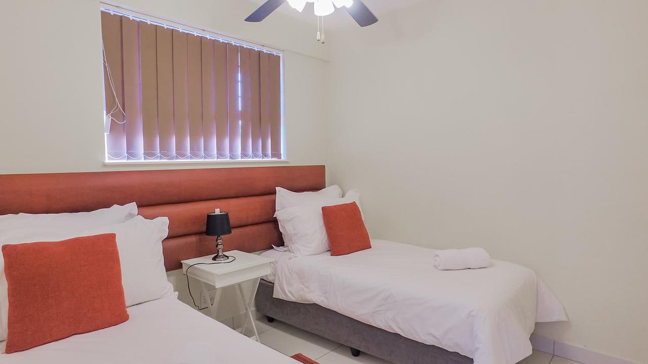 Shangri LA Apartment 208&803 Amanzimtoti Bagian luar foto