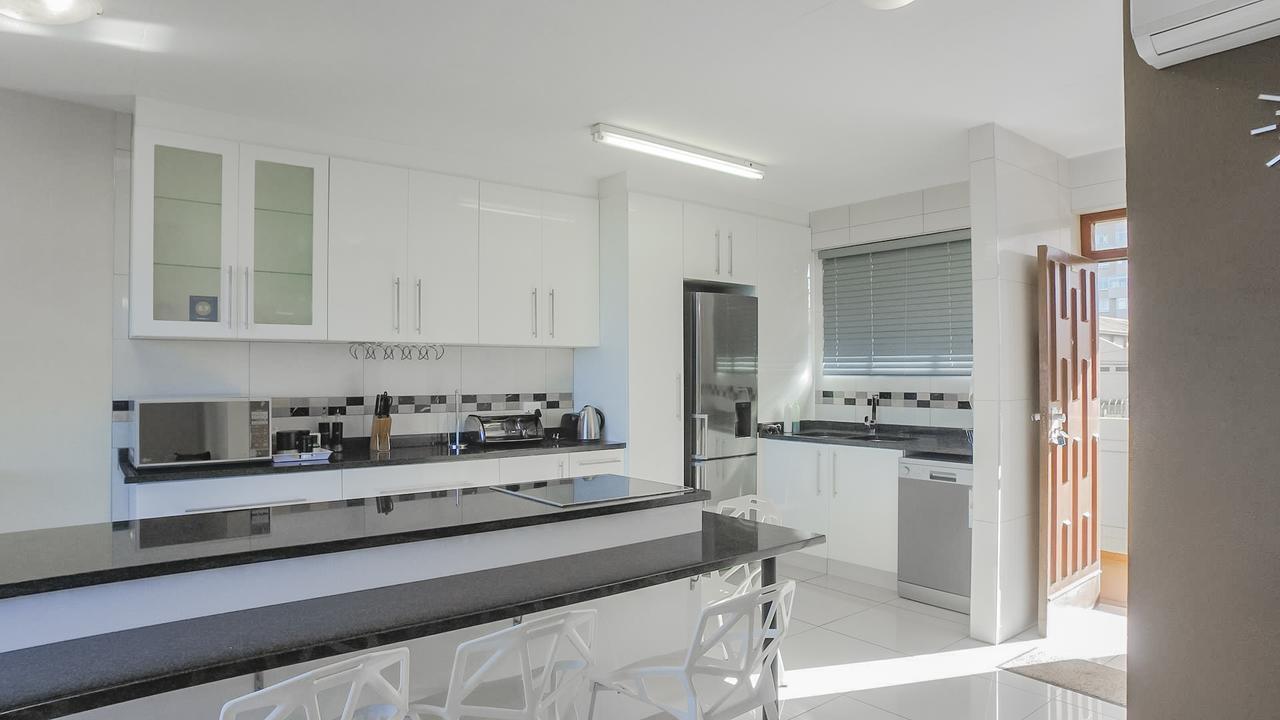 Shangri LA Apartment 208&803 Amanzimtoti Bagian luar foto